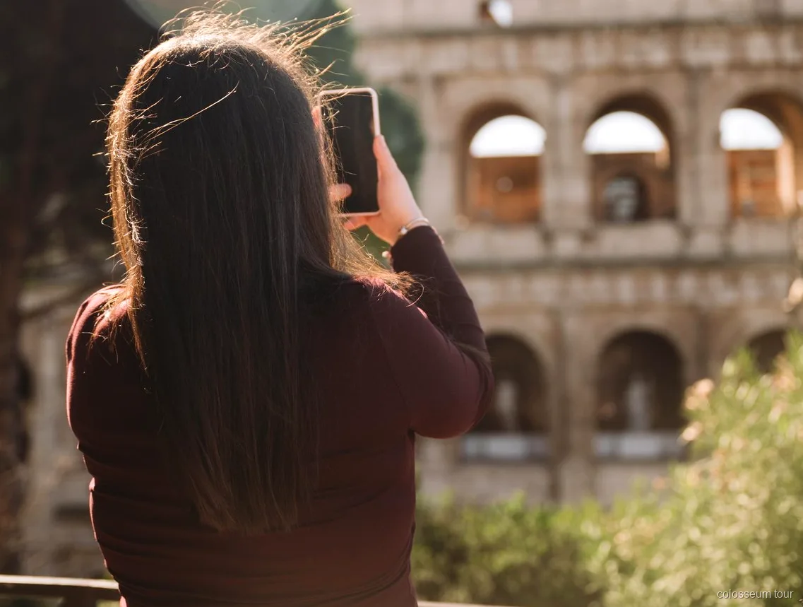 Groep op de Colosseum Arenavloer tour met Forum Romanum en Palatijn
