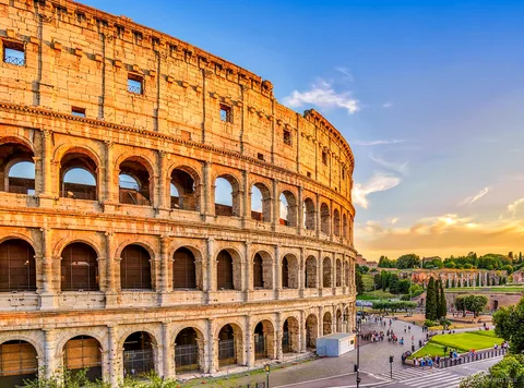 Colosseum guided tour group with Roman Forum and Palatine Hill guide
