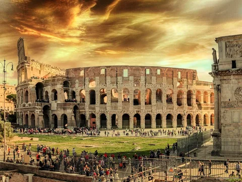 Guidet Colosseum-solnedgangstur i gyldent timelys
