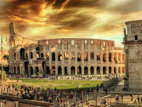 Colosseum sunset guided tour with golden-hour light