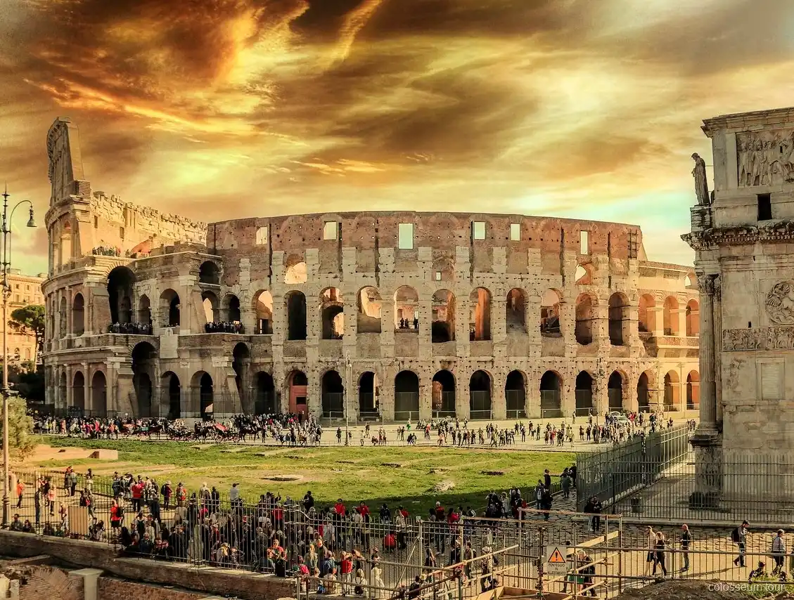 Tour guiat del Colosseum a la posta de sol amb llum daurada